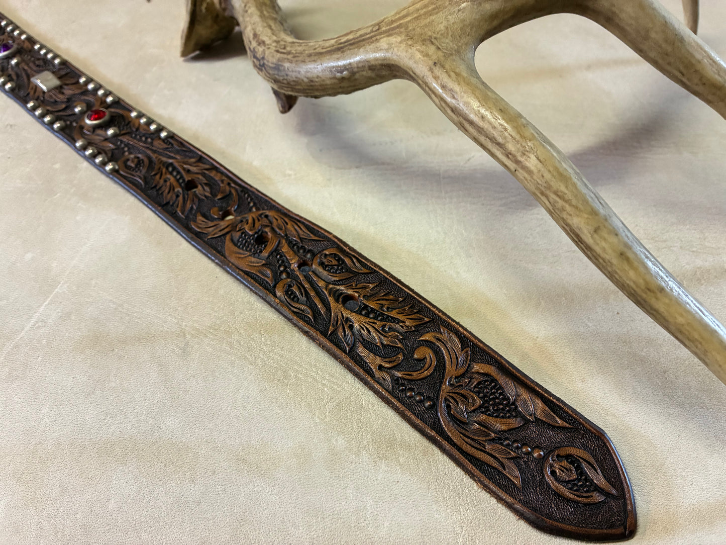 Hand Carving Leather Belt W/Vintage Studdedオーダーメイド
