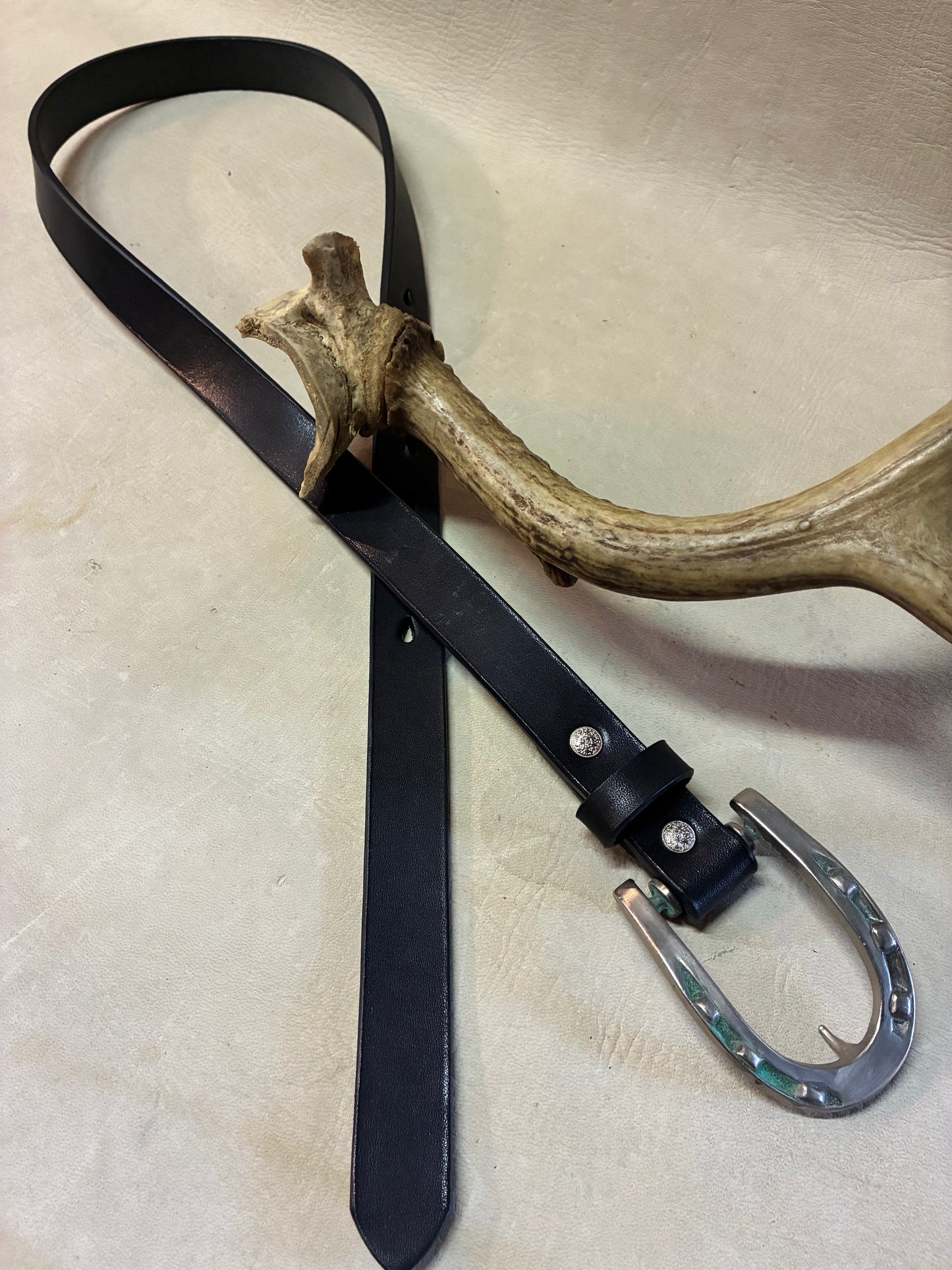 Horse Shoe Buckle Black Narrow Belt