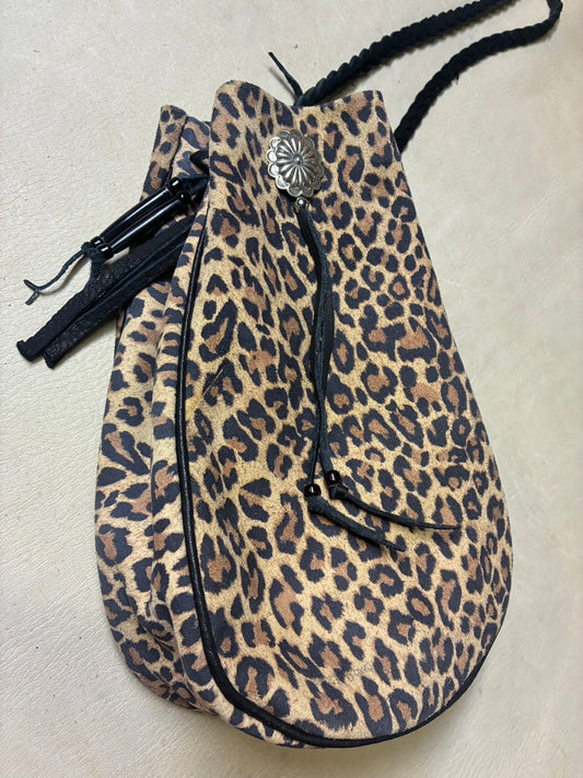 レオパート柄ポーチ☆NAVAJO SILVER CONCHO付き