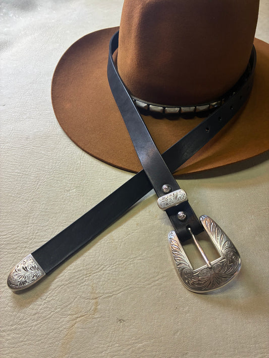 ENGRAVED FEATHER BUCKLE BELT